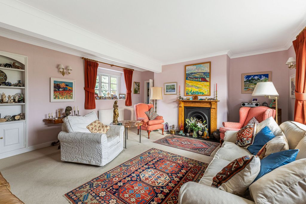 Property photo 2 of 25