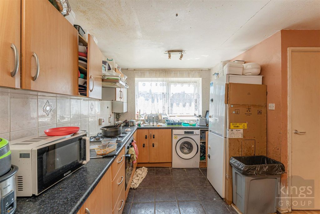 Property photo 3 of 21 Kitchen