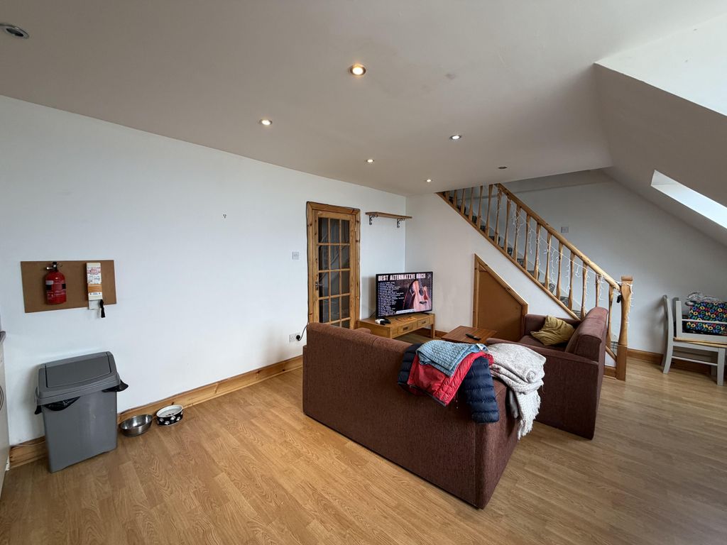 Property photo 3 of 22 03