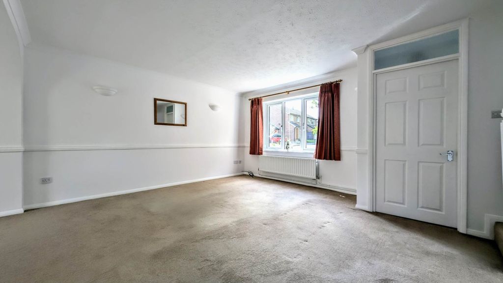 Property photo 3 of 14