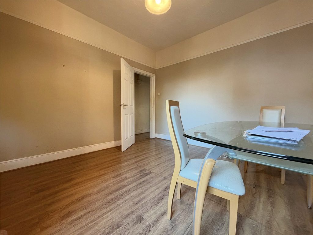 Property photo 3 of 18 Picture No. 06