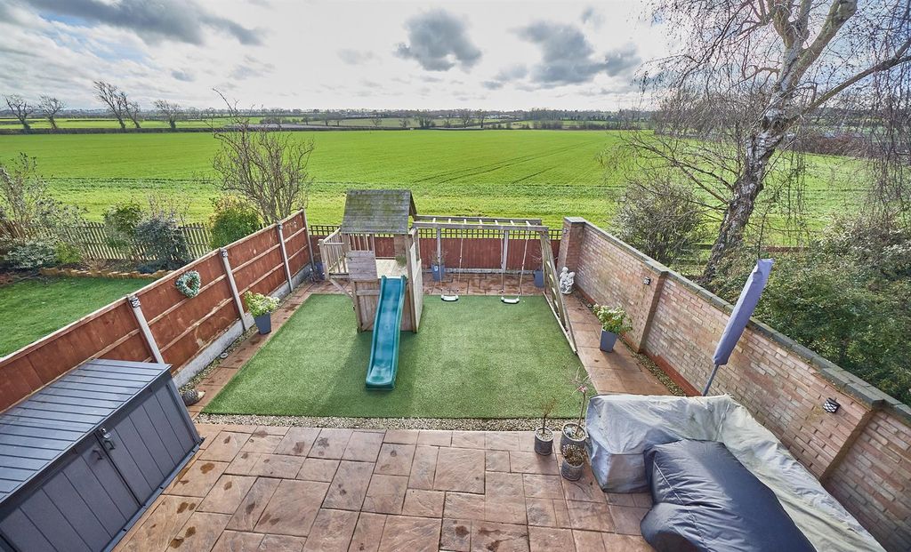 Property photo 3 of 17 Brookfield Wolvey 5.Jpg