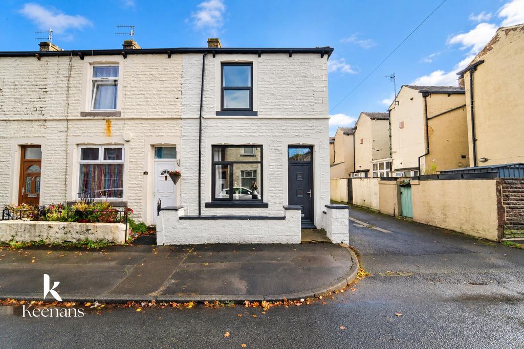 Property photo 1 of 24