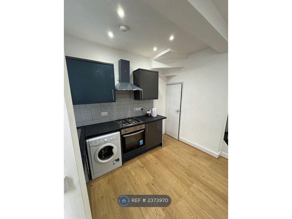 Property photo 1 of 12 Kitchen