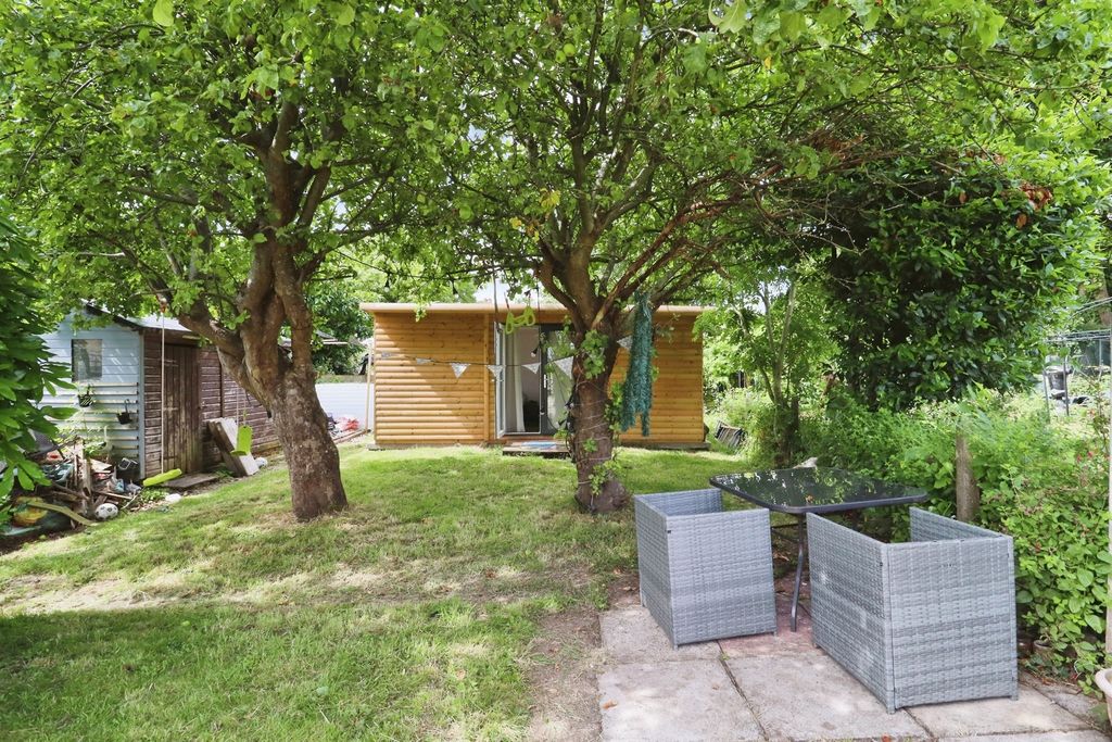 Property photo 3 of 20