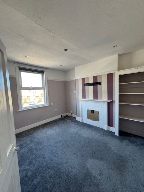 Property photo 1 of 3