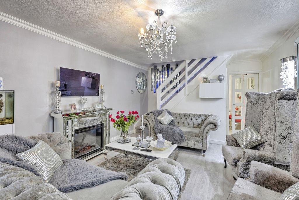 Property photo 2 of 16 Pbox-Img.Jpg