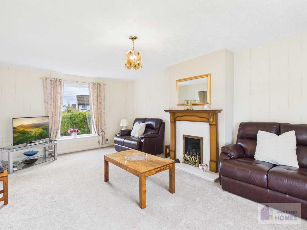 Property photo 2 of 14 Lounge