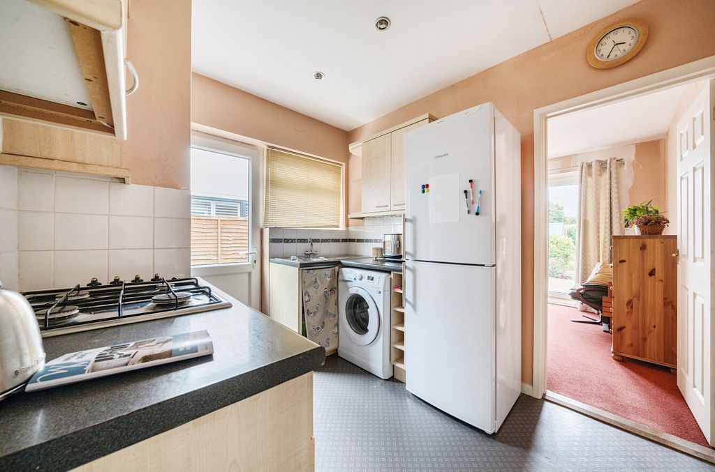 Property photo 2 of 13 13156015685Acf8B665Fb