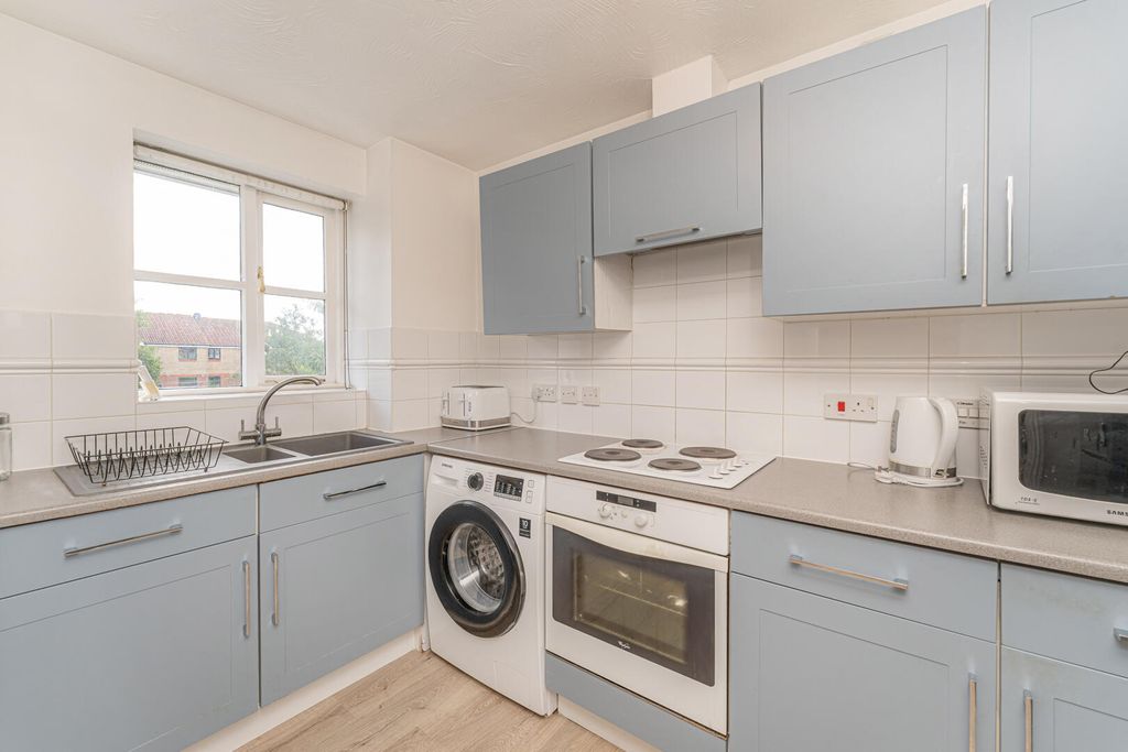 Property photo 2 of 13 Kitchen