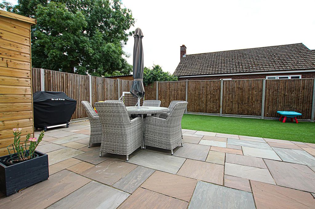 Property photo 2 of 17 Garden1.Jpg