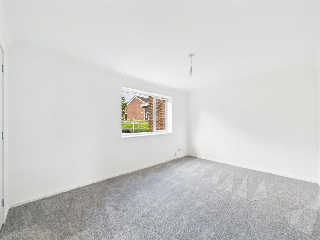 Property photo 2 of 16 Picture No. 02