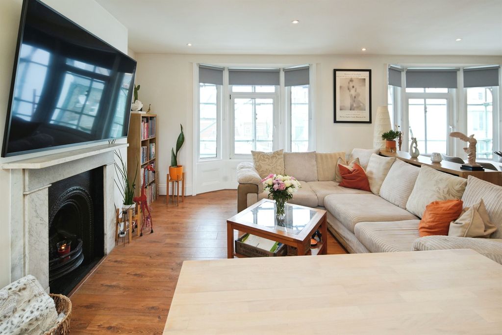 Property photo 3 of 16