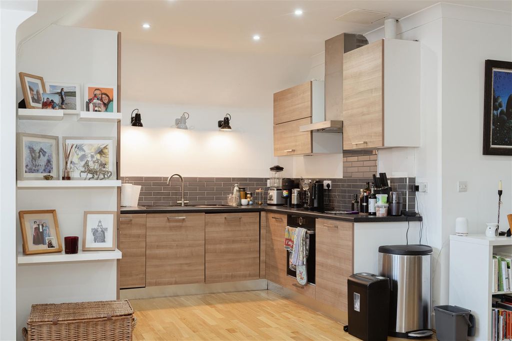 Property photo 2 of 15 4.Jpg