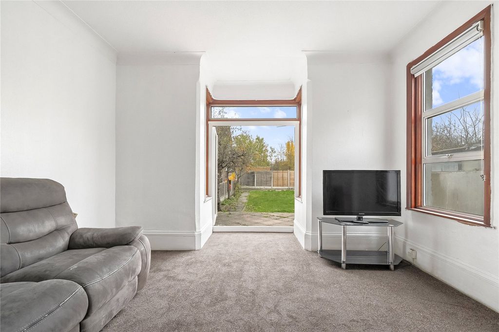 Property photo 3 of 28 Picture No. 50