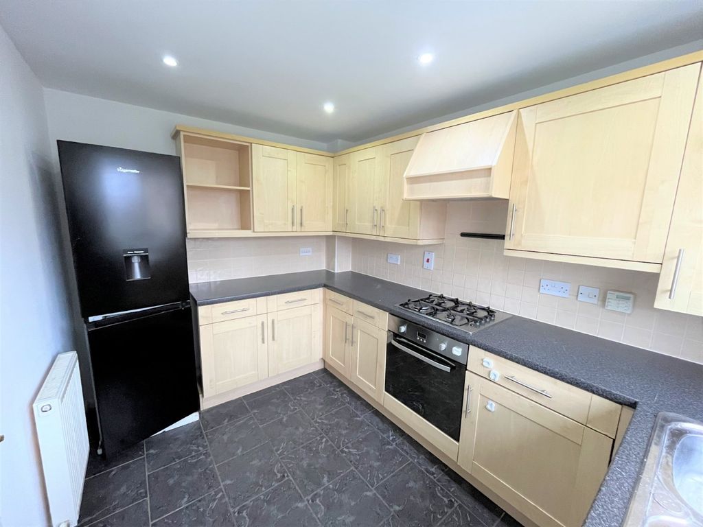 Property photo 2 of 18 Picture No. 15