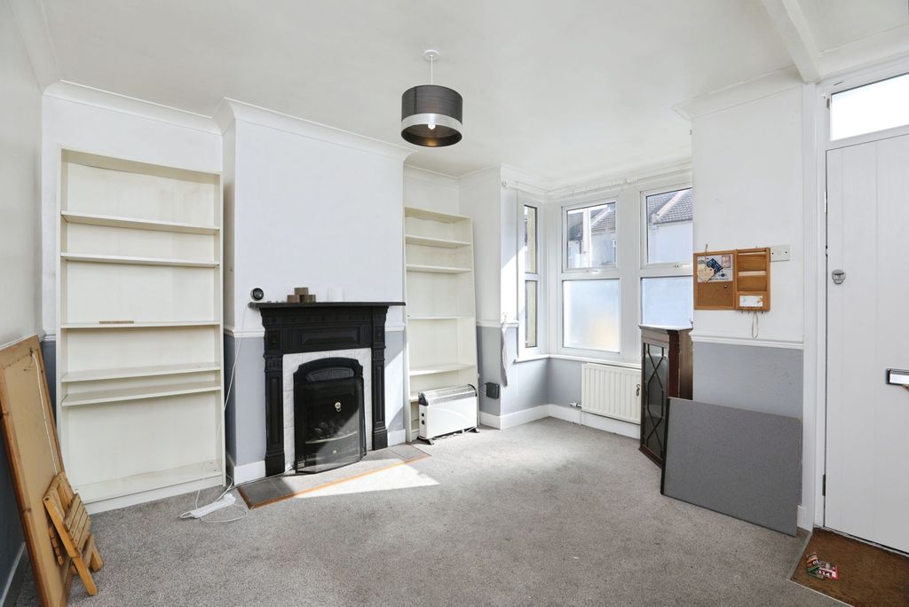 Property photo 3 of 10 Pbox-Img.Jpg