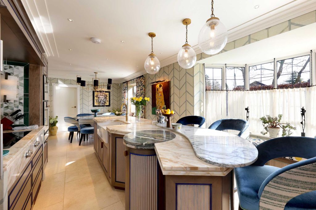 Property photo 3 of 32 Image