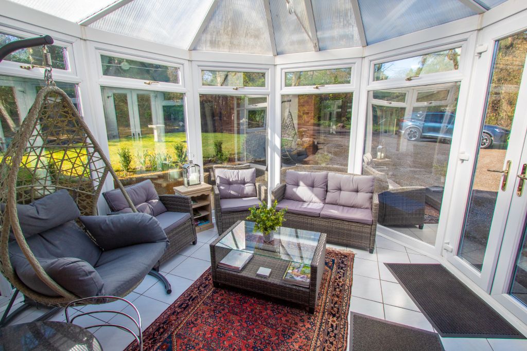 Property photo 3 of 28 Conservatory