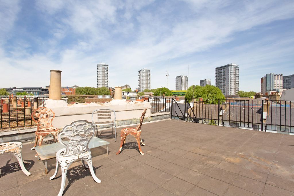 Property photo 2 of 9 8