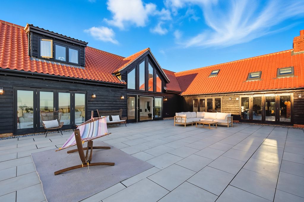 Property photo 1 of 31 Picture No. 56