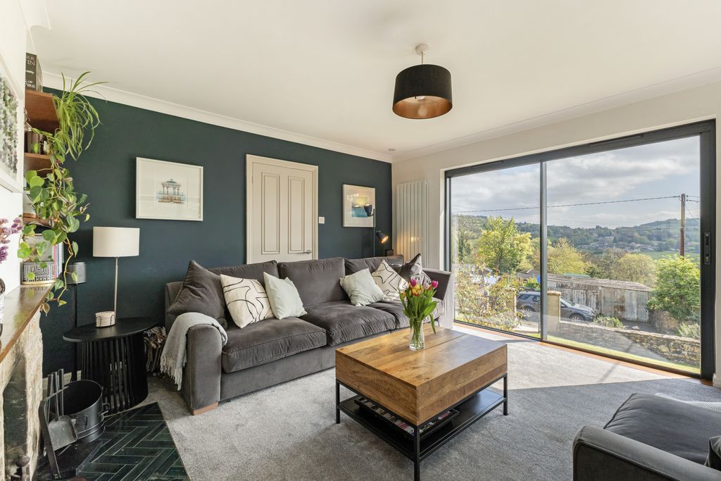 Property photo 3 of 24 Sitting Room