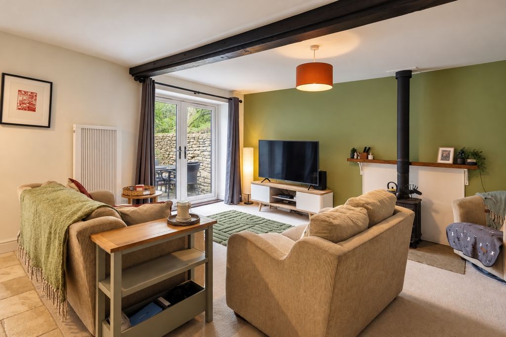 Property photo 2 of 17 F6B02488-Ab26-4873-A99F-957Daae7B8B8
