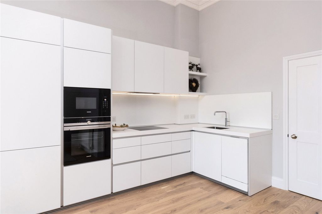 Property photo 2 of 10 Picture No. 08