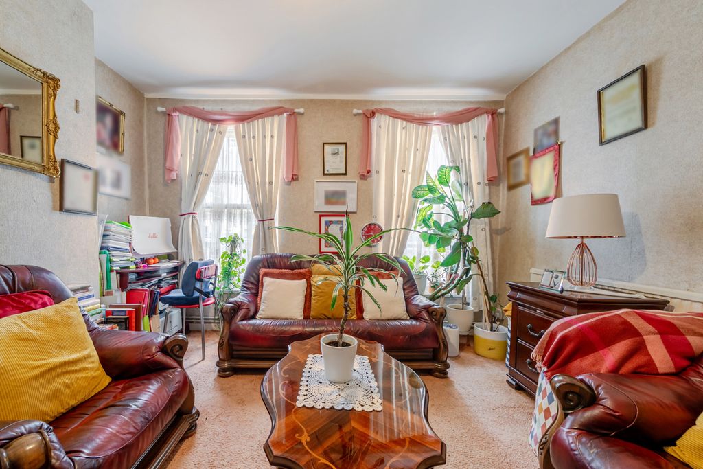 Property photo 2 of 17 1496447-12-6A6382...