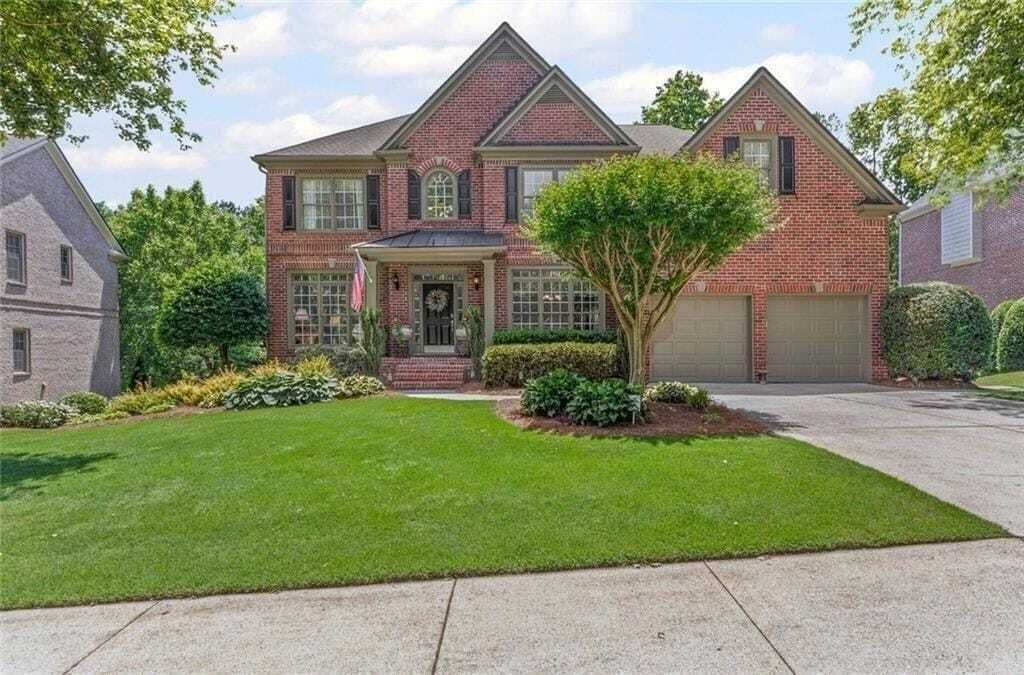 Property photo 1 of 8