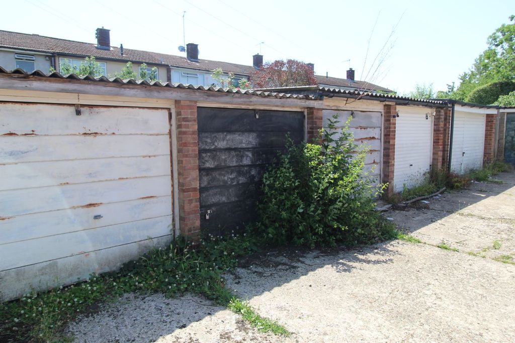 Property photo 1 of 2