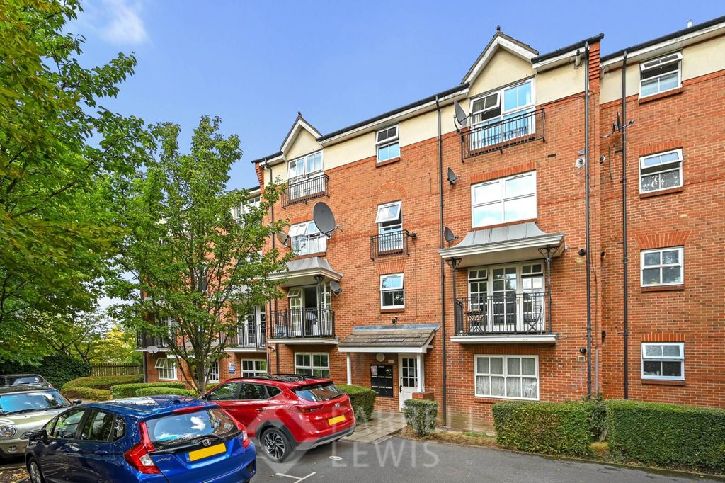 Property photo 1 of 11