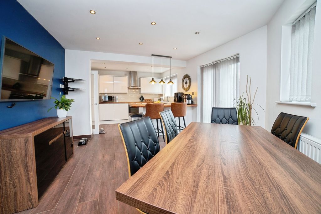 Property photo 2 of 26 Pbox-Img.Jpg