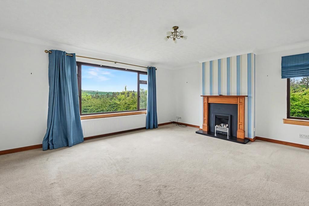 Property photo 2 of 33 Cup1462Seg Living Room.Jpg