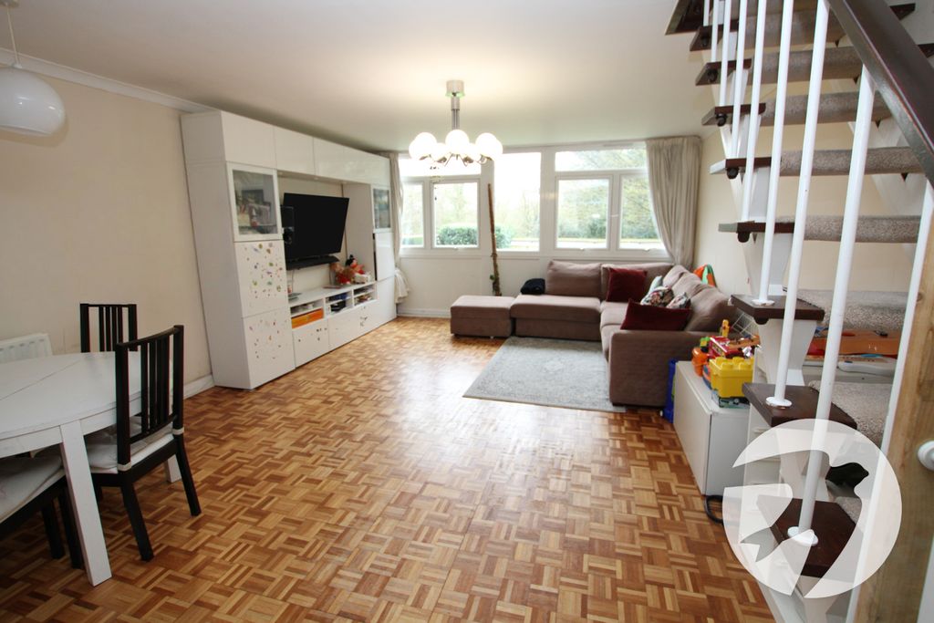 Property photo 2 of 15 Picture No. 12