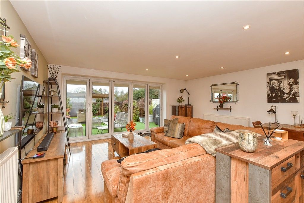 Property photo 3 of 11 Kitchen/ Living Area