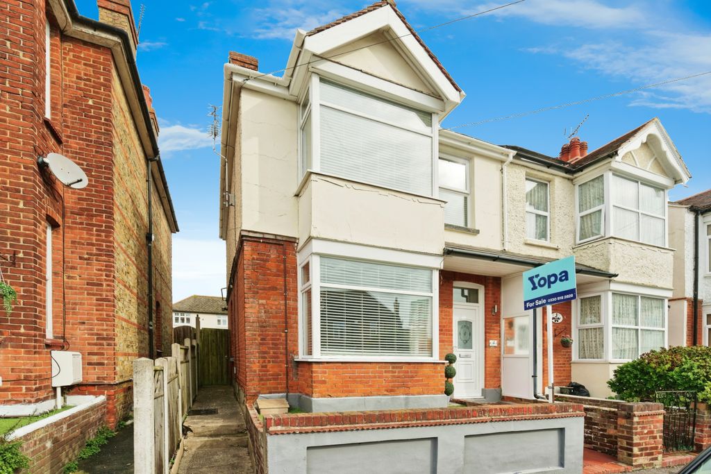 Property photo 1 of 17 A7c00175_Rw