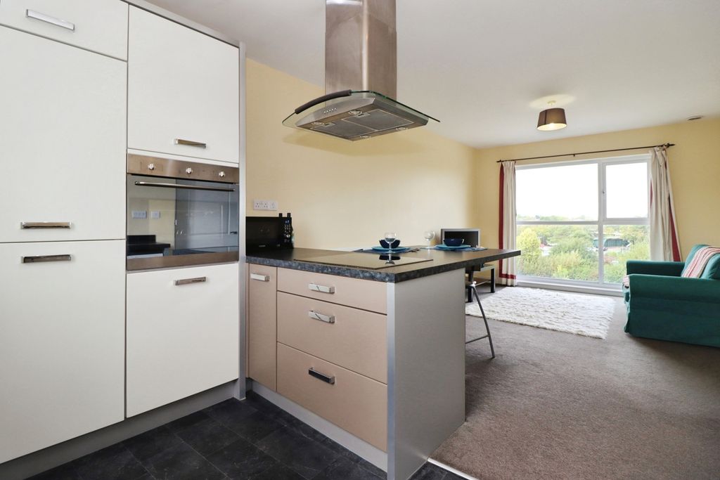 Property photo 2 of 12 Pbox-Img.Jpg