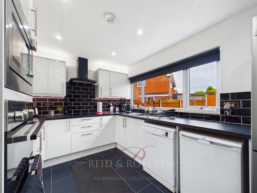Property photo 2 of 30 Cam05148G0-Pr0199-Still016.Jpg