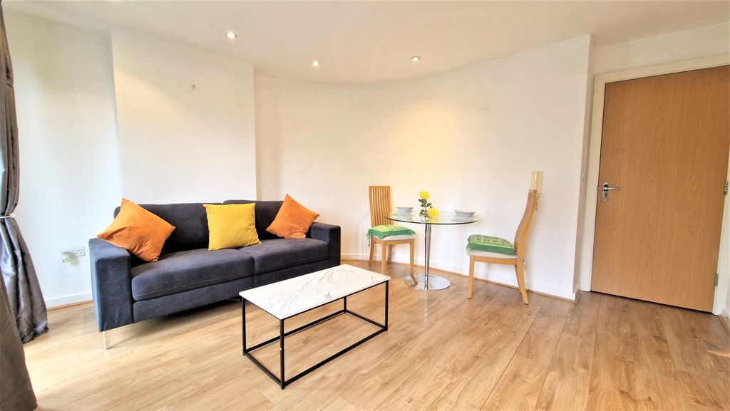 Property photo 3 of 10