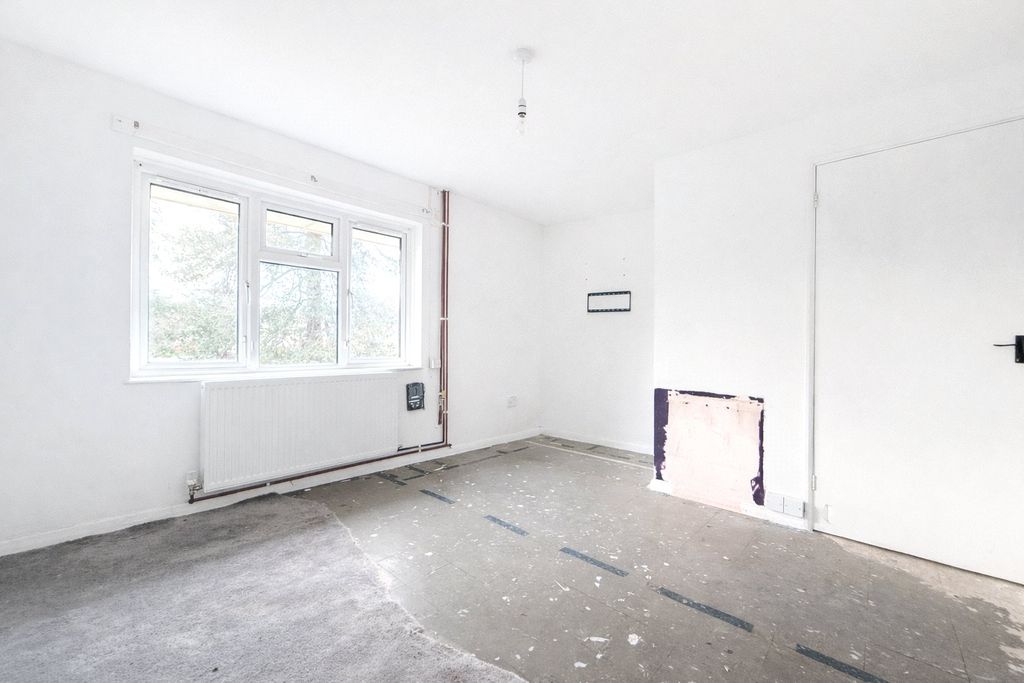 Property photo 3 of 6 Picture No. 11