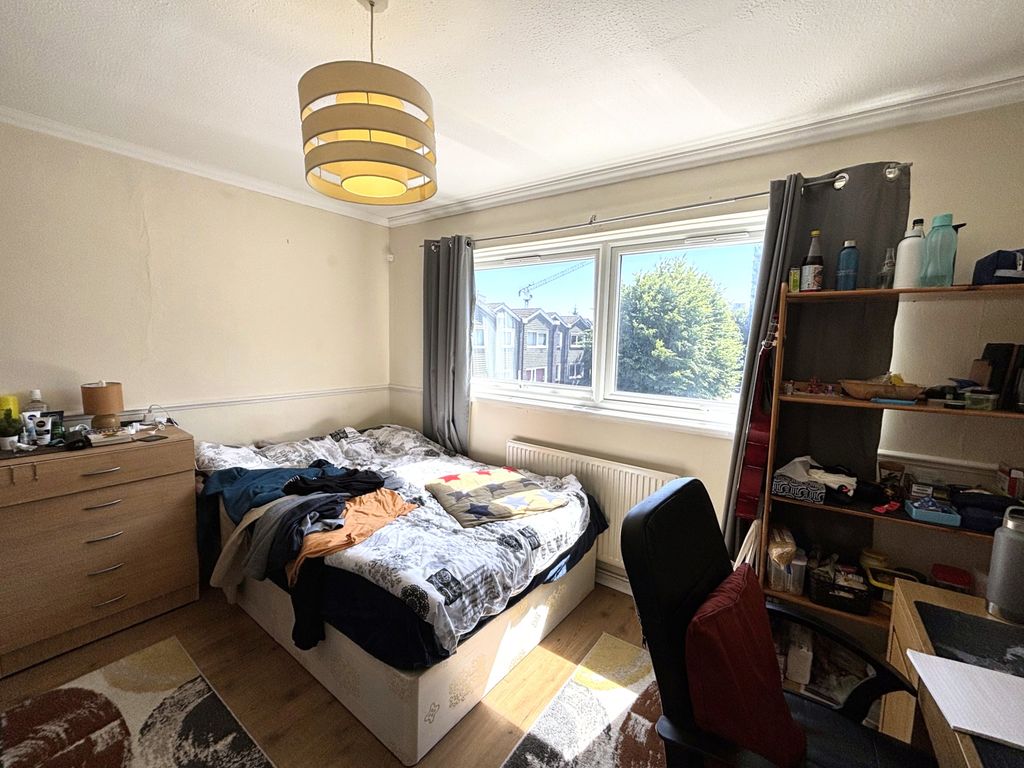 Property photo 3 of 6