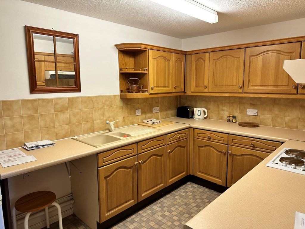 Property photo 3 of 9 Kitchen 1.Jpg