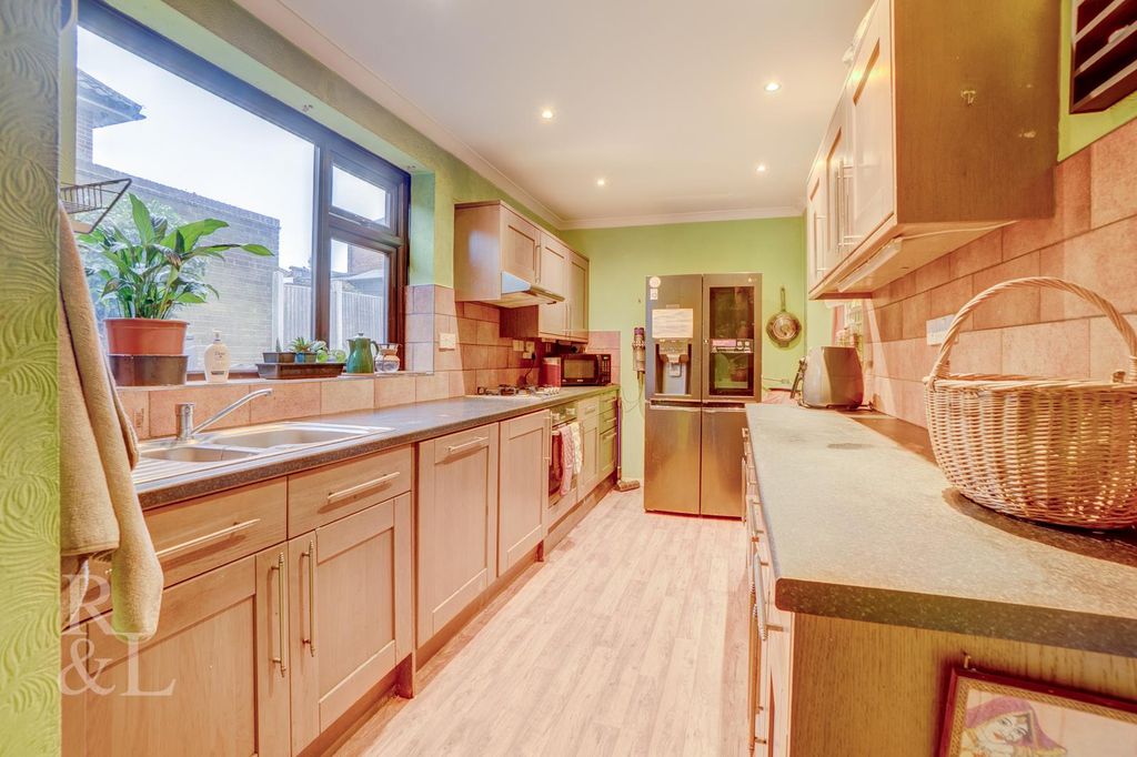 Property photo 3 of 20 Batched (3).Jpg