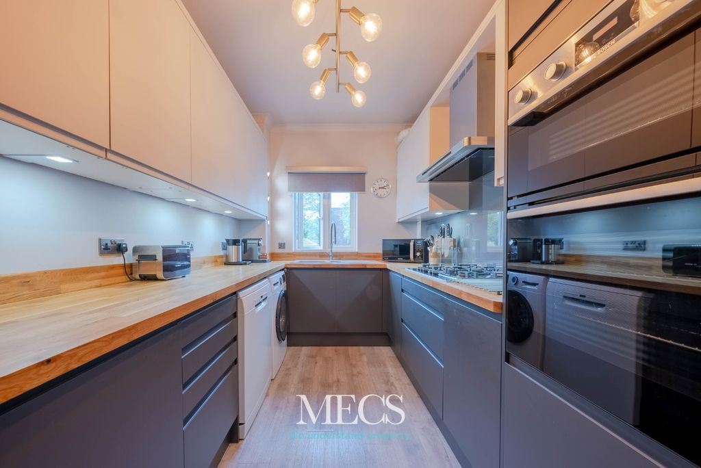 Property photo 3 of 13 4818082