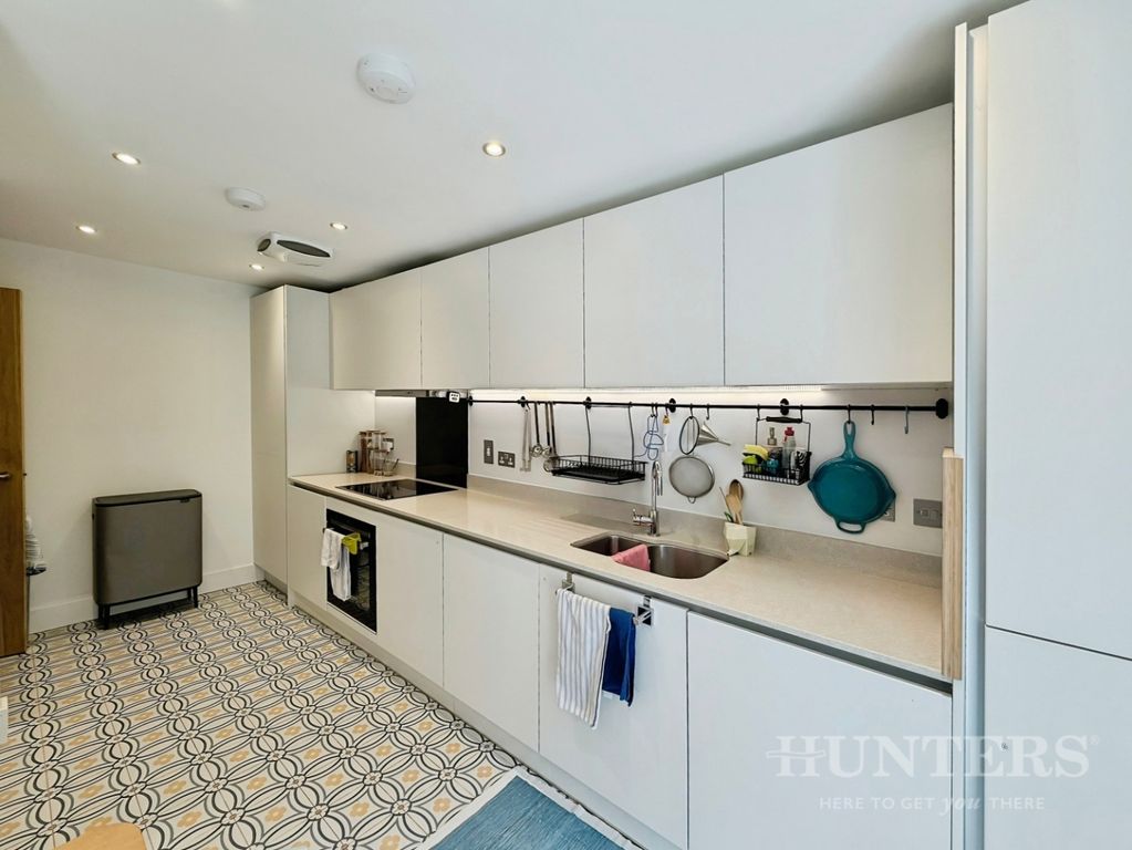 Property photo 2 of 32