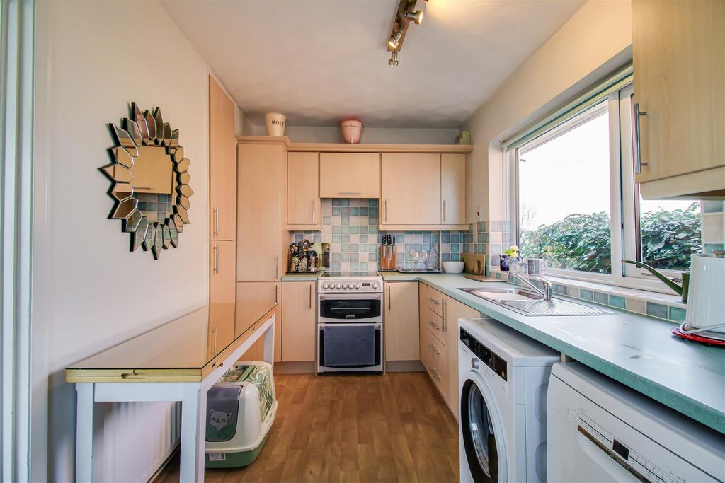 Property photo 3 of 13 Kitchen