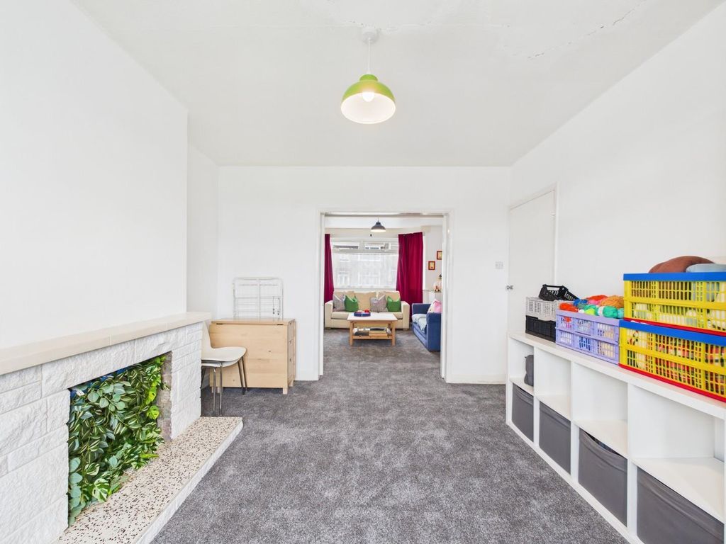 Property photo 3 of 31 Cam01530G0-Pr0349-Still008.Jpg