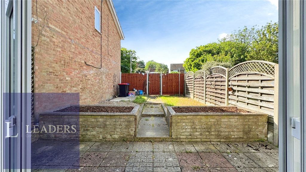 Property photo 2 of 16 Garden