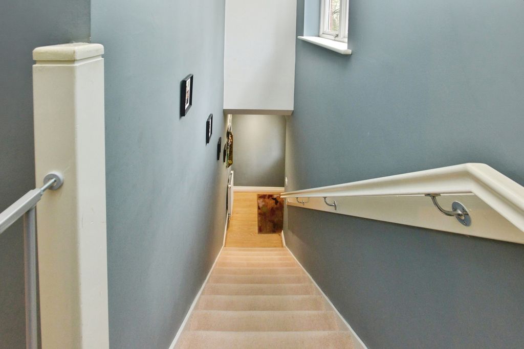 Property photo 2 of 12 Pbox-Img.Jpg